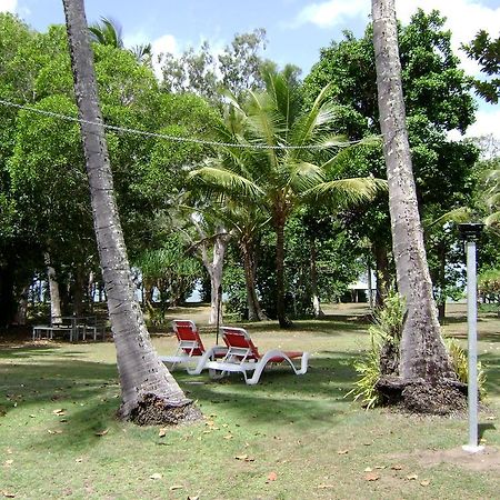 Bramston Beach Motel Екстер'єр фото