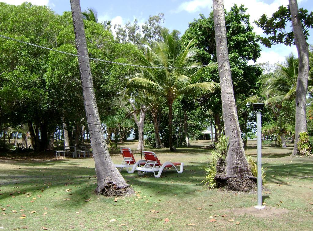 Bramston Beach Motel Екстер'єр фото