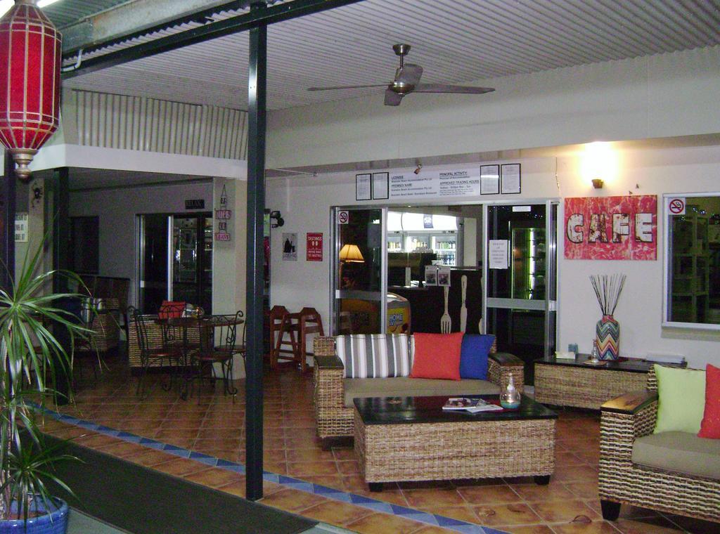 Bramston Beach Motel Екстер'єр фото