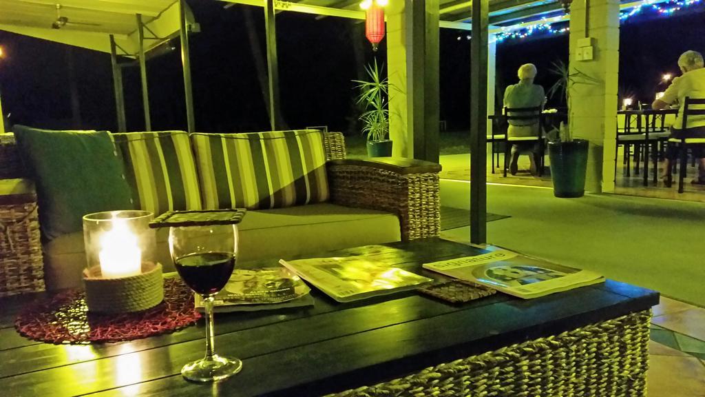 Bramston Beach Motel Екстер'єр фото