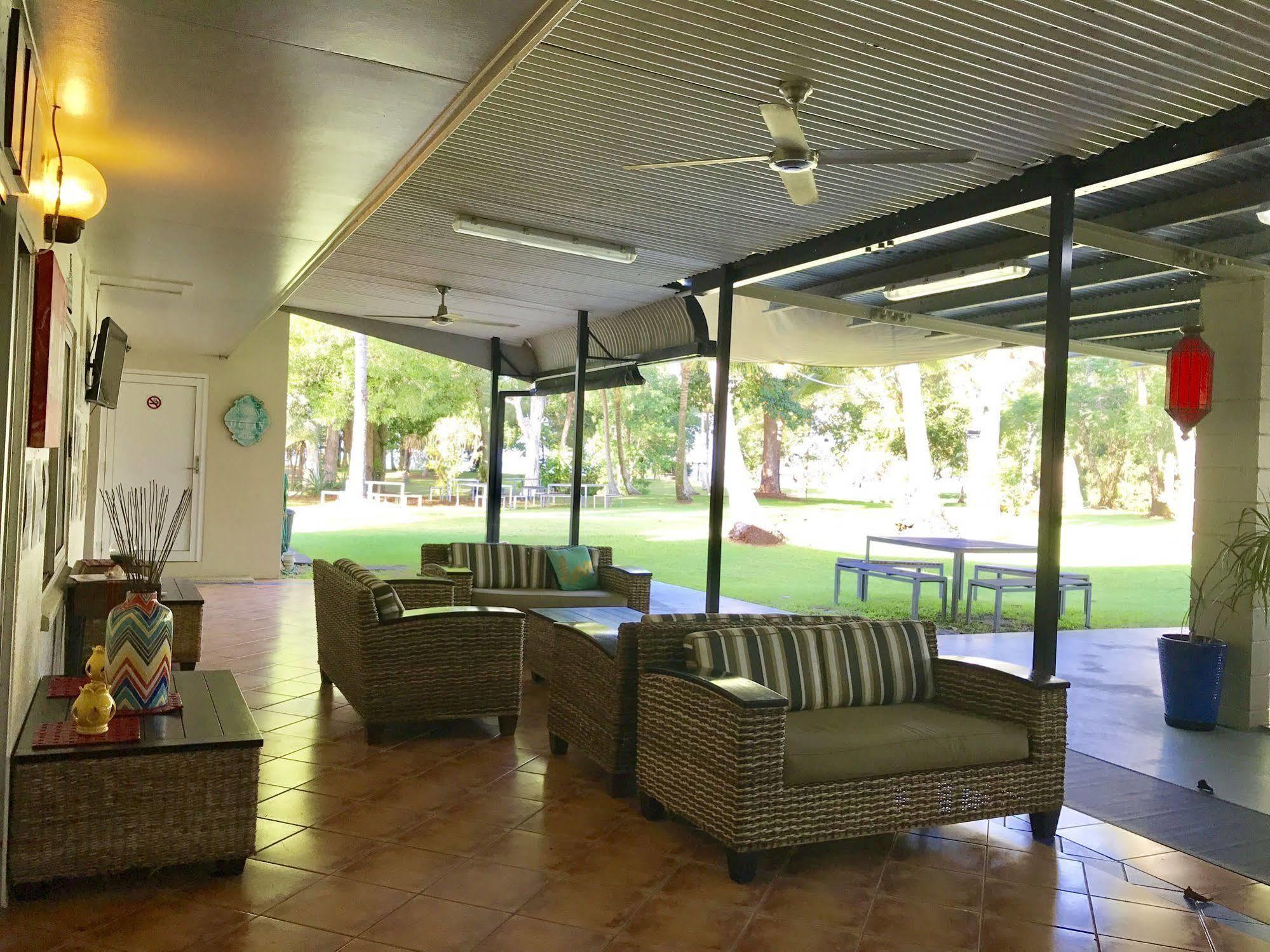 Bramston Beach Motel Екстер'єр фото