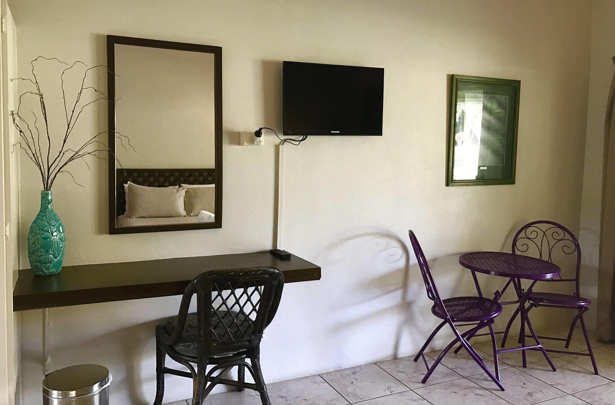 Bramston Beach Motel Екстер'єр фото