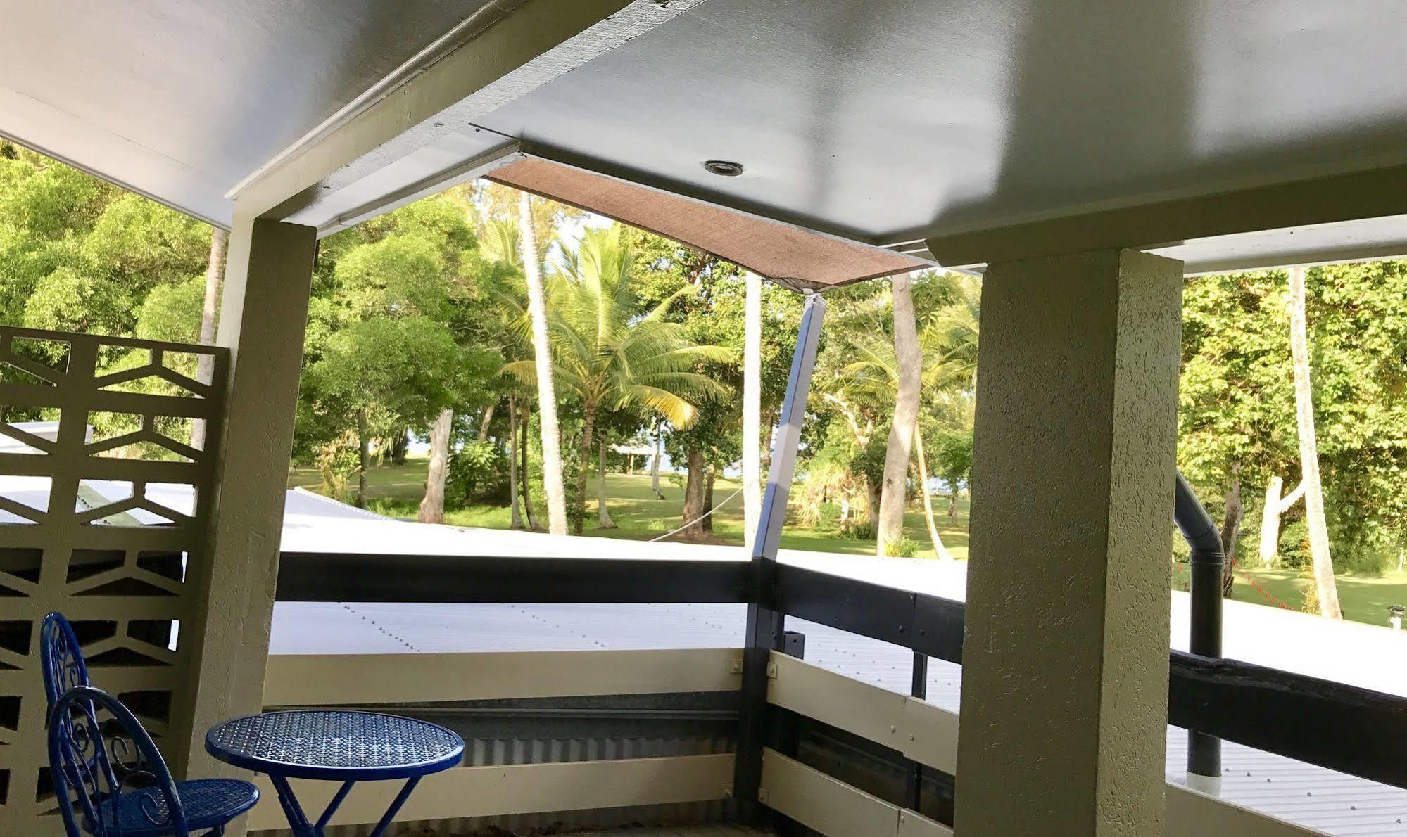 Bramston Beach Motel Екстер'єр фото